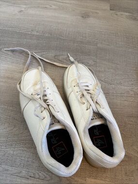 LIGHT UP SHOES: White Leather Lace-Up Sneakers